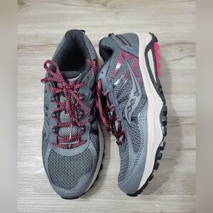 Saucony Women's Grid Escape TR5 running Shoes Size 9